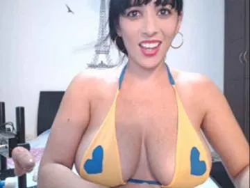 Live sex webcam photo for HUGETITS90XX #368871