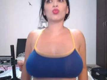 Live sex webcam photo for HUGETITS90XX #440511