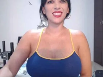 Live sex webcam photo for HUGETITS90XX #456415