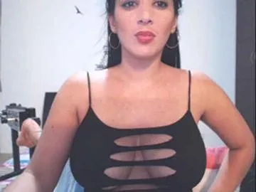 Live sex webcam photo for HUGETITS90XX #3629581