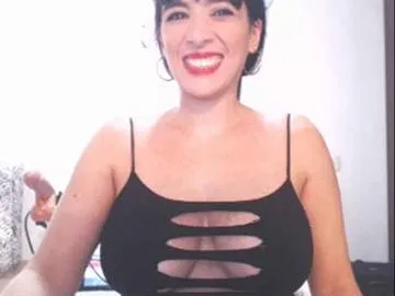 Live sex webcam photo for HUGETITS90XX #4143756