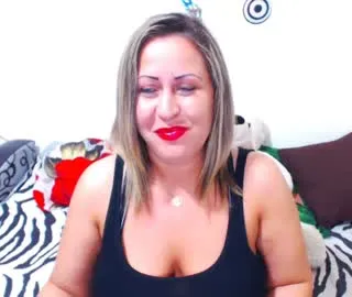 Live sex webcam photo for BlondeElla #10555435