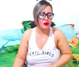 Live sex webcam photo for BlondeElla #16050381