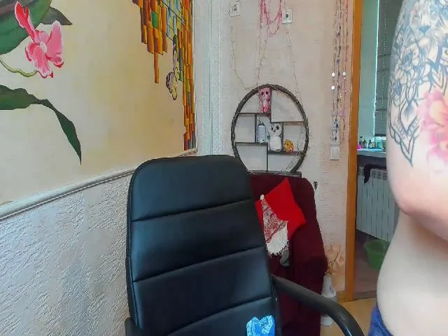Live sex webcam photo for Reginasmilee #256759006