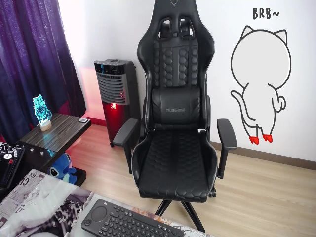 Live sex webcam photo for BiancaMiller #256023410