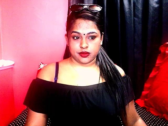 Live sex webcam photo for Indianstorm4u #265071497