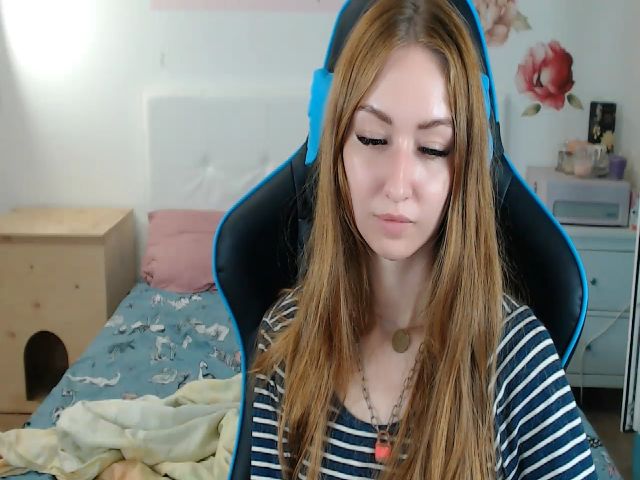 Live sex webcam photo for CassidyShine #253218858