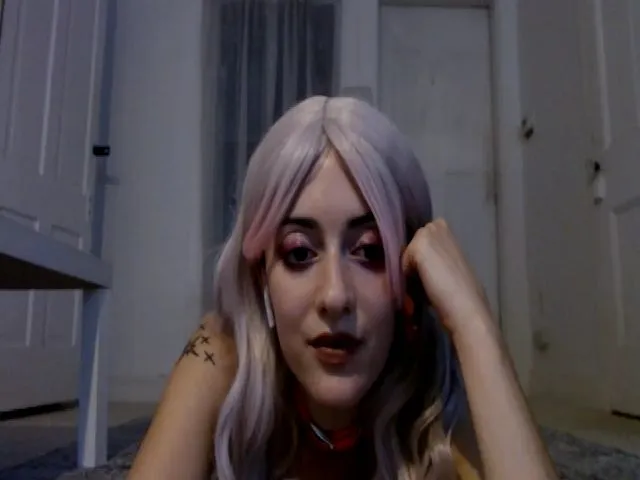 Live sex webcam photo for Ronye01 #252615228