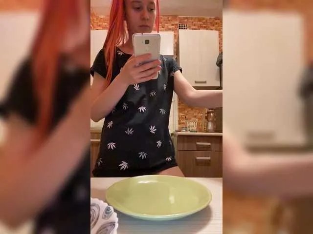 Live sex webcam photo for KiraLiLime #287989910