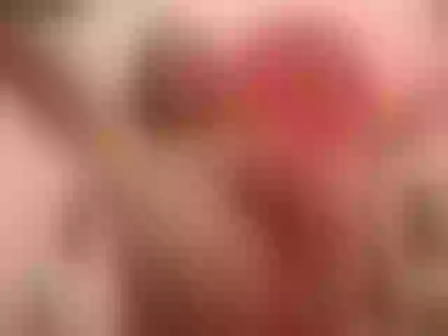 Live sex webcam photo for SquirtQeen33 #264157708