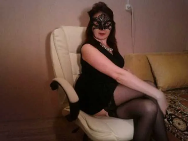 Live sex webcam photo for leeloofire #241102197