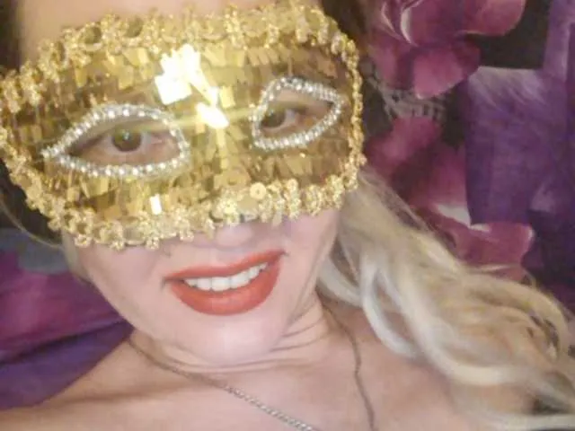 Live sex webcam photo for LauraLeight #241114019