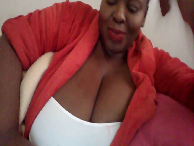 Live sex webcam photo for BrownCherie #254801668