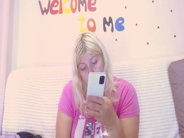 Live sex webcam photo for Kylie_Pag #260503727