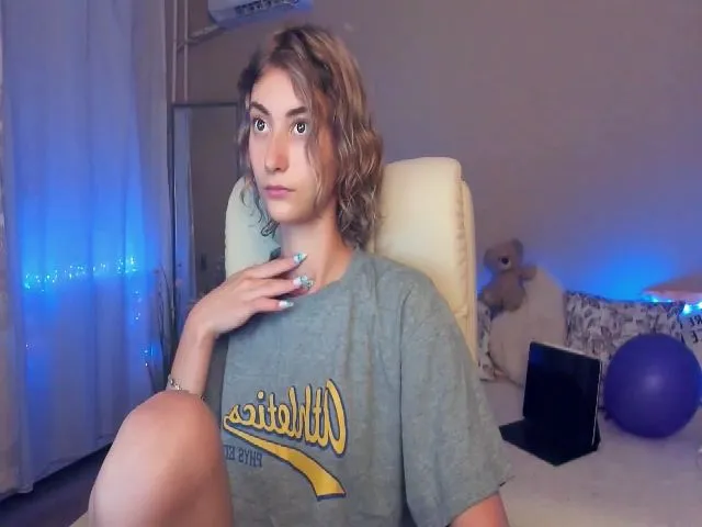 Live sex webcam photo for CuteCurles #255156578