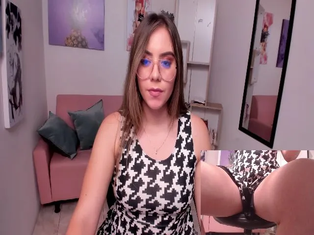 Live sex webcam photo for Camila_monet #253751467