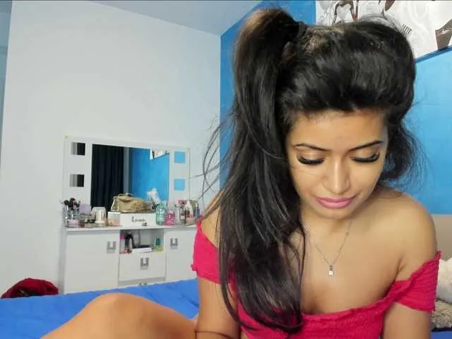 Live sex webcam photo for SweetPrya #261335774