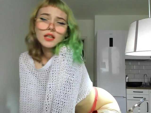 Live sex webcam photo for 69evablet #241044646