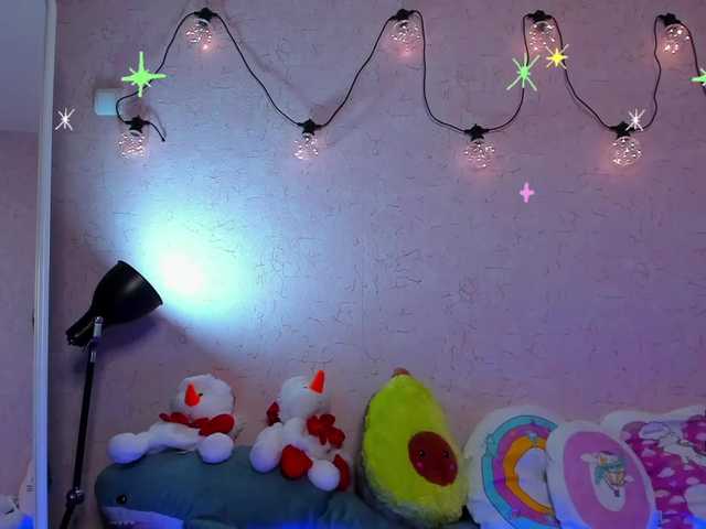 Live sex webcam photo for KiraLiLime #287989785