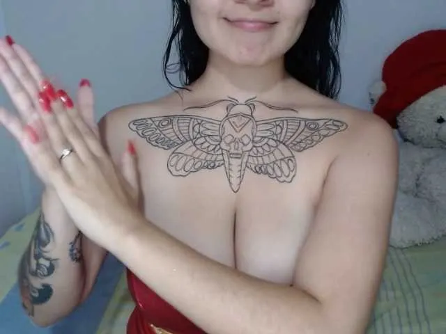 Live sex webcam photo for orianasabatil #241693581