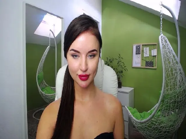 Live sex webcam photo for JenniferMoris #255607633