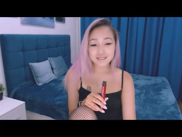 Live sex webcam photo for ArinaTigress #253396670