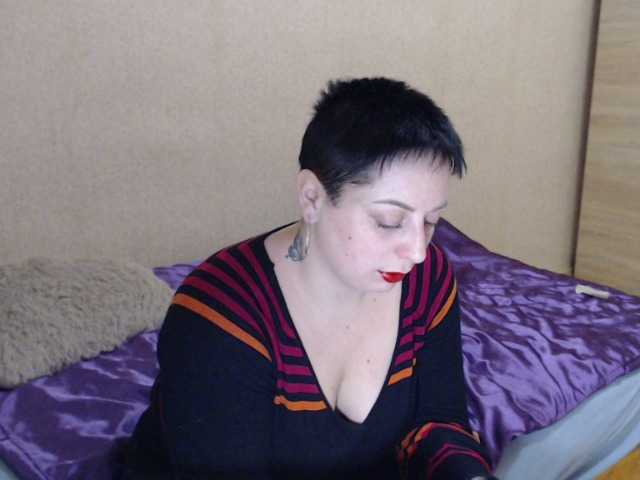 Live sex webcam photo for sandriana #241286550