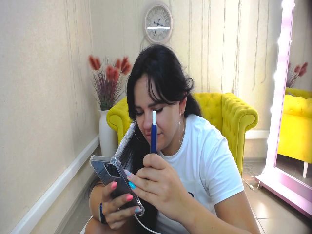 Live sex webcam photo for MS_Steele #255584119