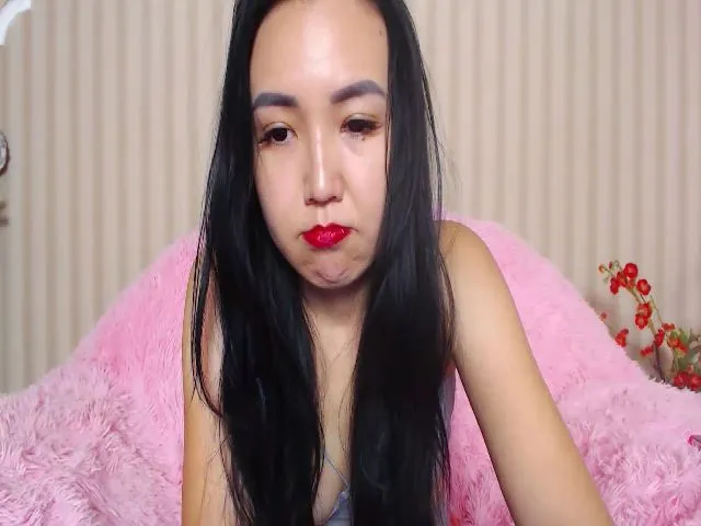 Live sex webcam photo for NiaSan #264077820