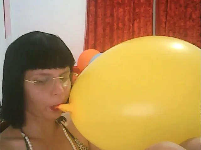 Live sex webcam photo for araartist #264456626