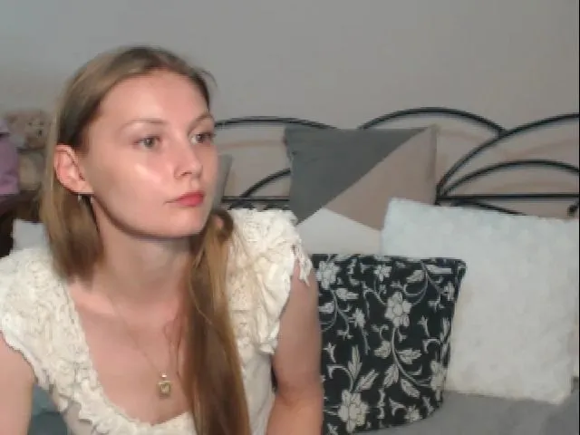 Live sex webcam photo for LarissaSexy25 #253176998