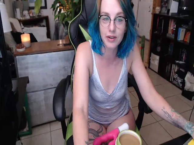 Live sex webcam photo for KinzySuicide #263250973