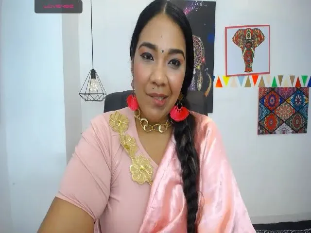 Live sex webcam photo for IndianMama #258670706