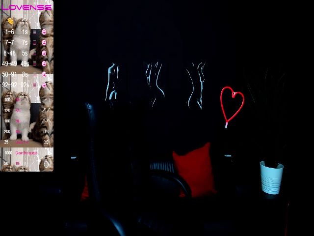 Live sex webcam photo for LiliManchest #263830269