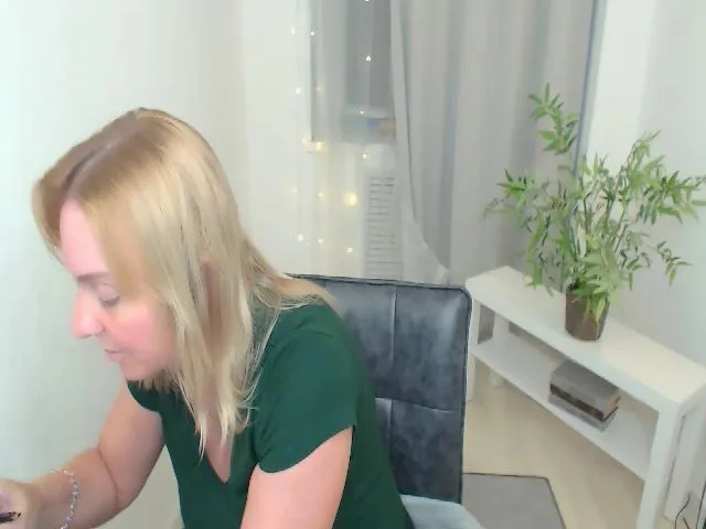 Live sex webcam photo for ReganLovely #262886642
