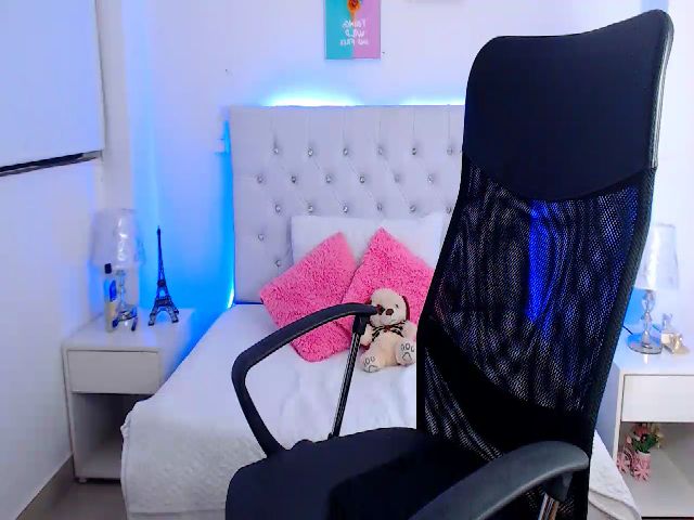 Live sex webcam photo for Alisson_Pardo #260689138