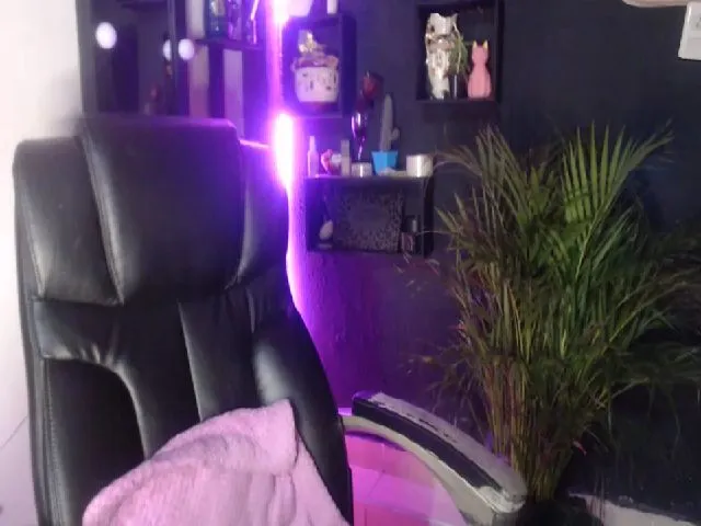 Live sex webcam photo for Strawxberrry #260445480