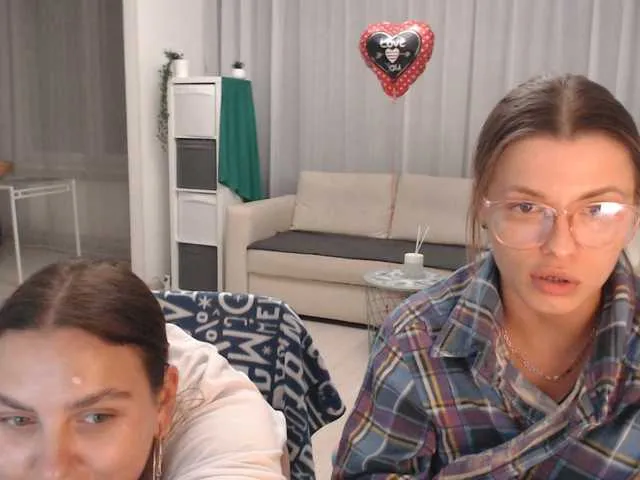 Live sex webcam photo for BugaGirls #241370743