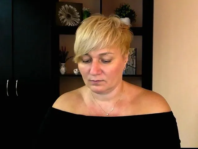 Live sex webcam photo for KailyMey #260064740