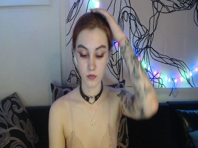 Live sex webcam photo for Viola_May #255934713