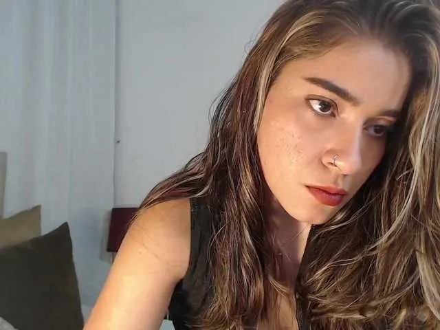Live sex webcam photo for alicia-donato #241198036