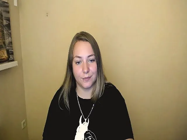 Live sex webcam photo for StellaJ_ #259959103
