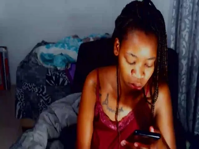 Live sex webcam photo for AfricanAss01 #252715298