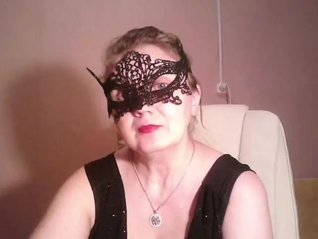 Live sex webcam photo for leeloofire #240999089