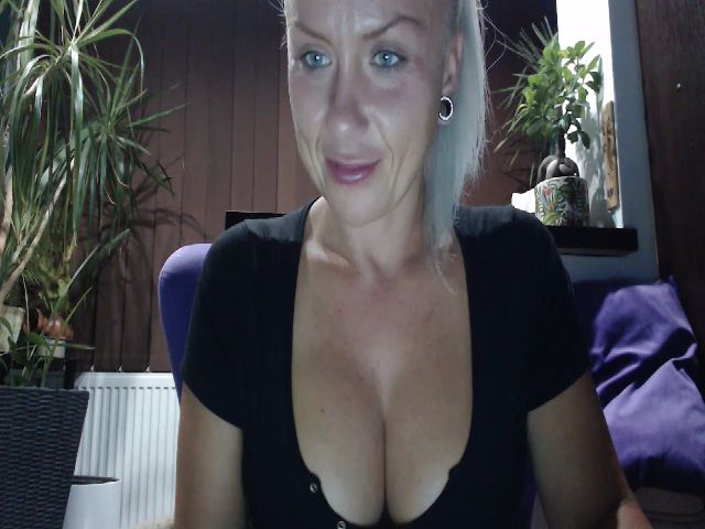 Live sex webcam photo for Sasha_Green #264582873