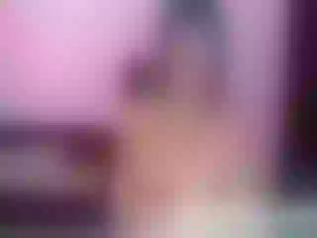 Live sex webcam photo for MaiiAngel #261584444