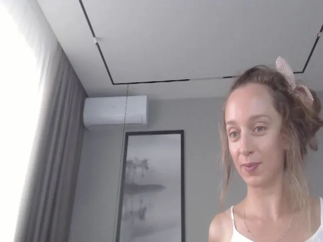 Live sex webcam photo for Innocent_Miss #261518192