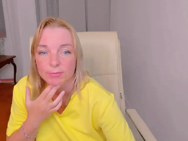 Live sex webcam photo for ReganLovely #255599488