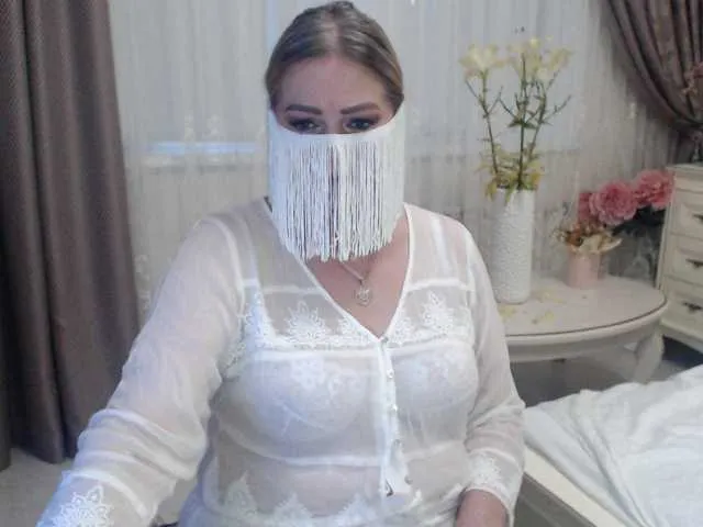 Live sex webcam photo for mirage40 #253864471