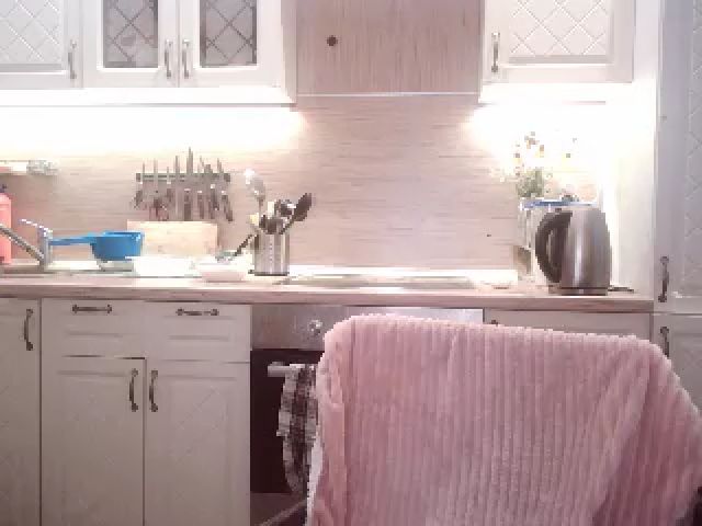 Live sex webcam photo for JaneGrey111 #254880937